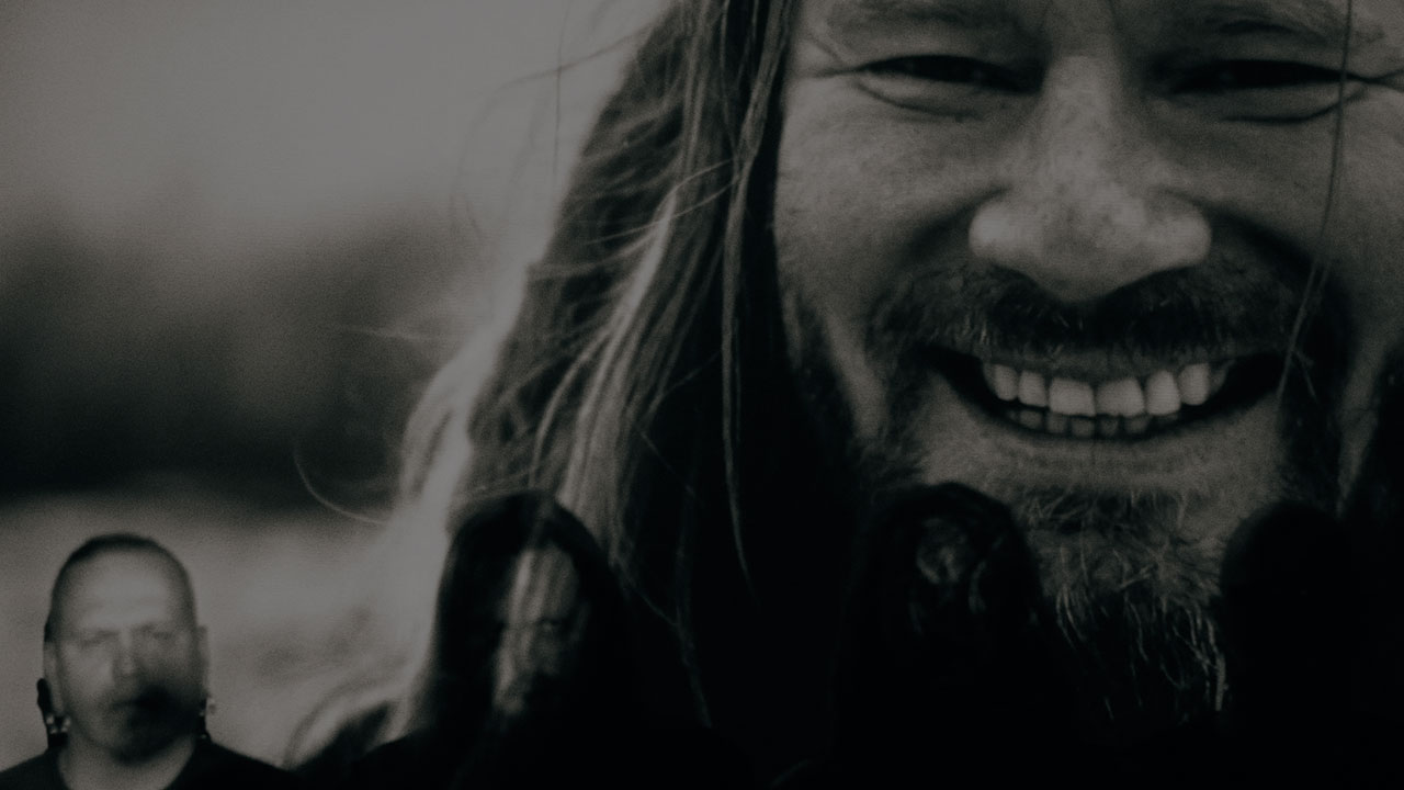 Pop Helsinki - Kotiteollisuus - Emmauksen tiellä - musiikkivideo